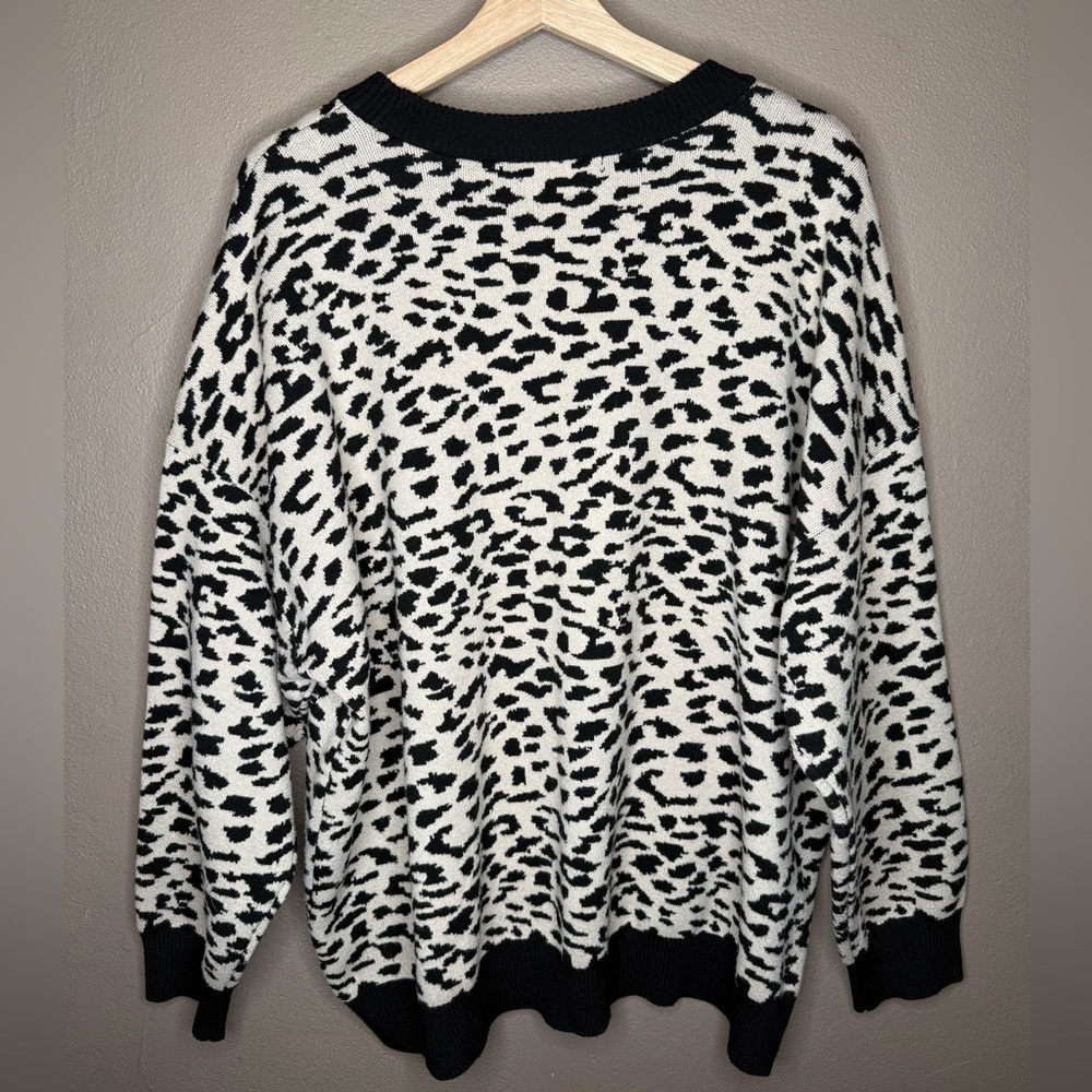 T Tahari Woman Cheetah Print Crew Neck Sweater Size 1X Baddie Cozy Eclectic Chic - Picture 12 of 16